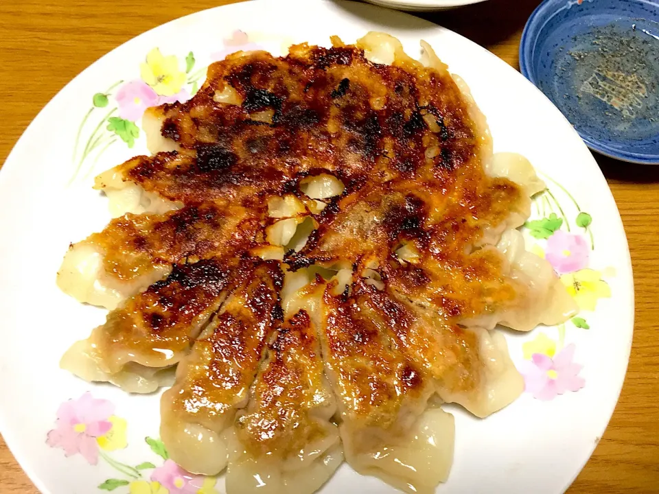 ザ・餃子🥟🥟🥟😋|yumyum😋さん