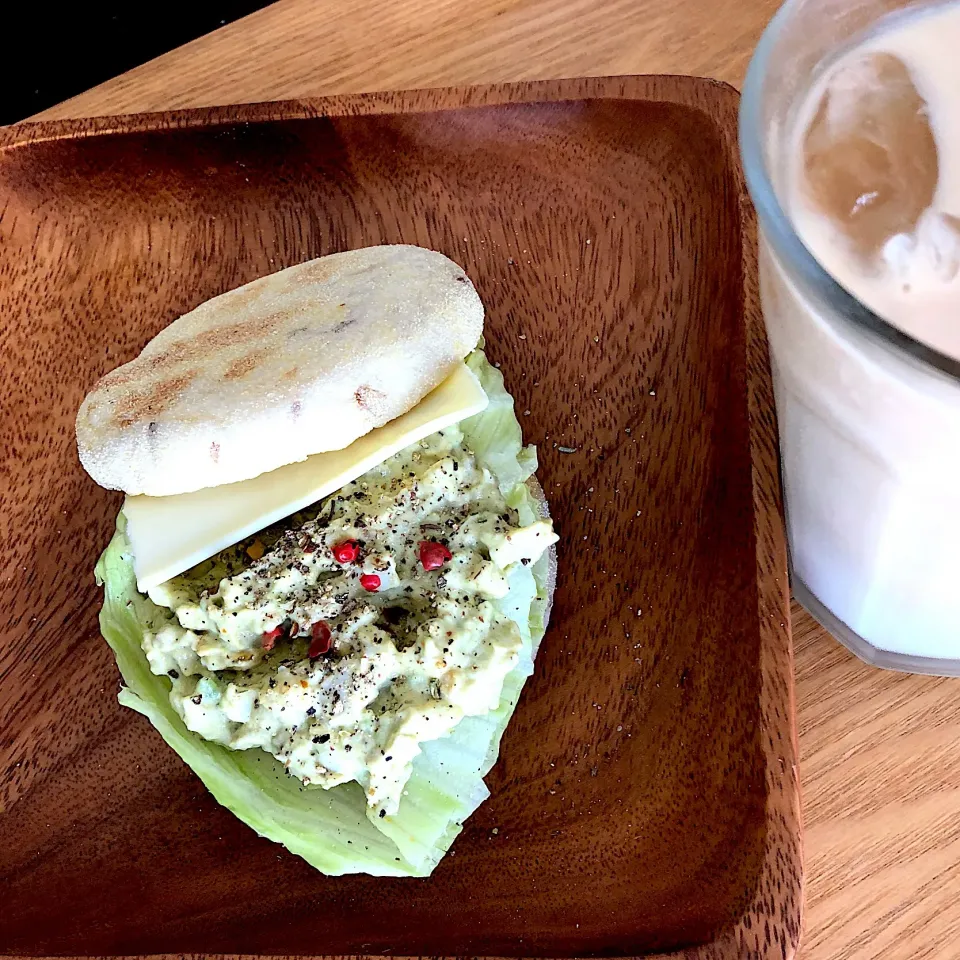 Snapdishの料理写真:アボカド🥑エッグ🍳チーズ🧀イン♪|Jean Nobyさん