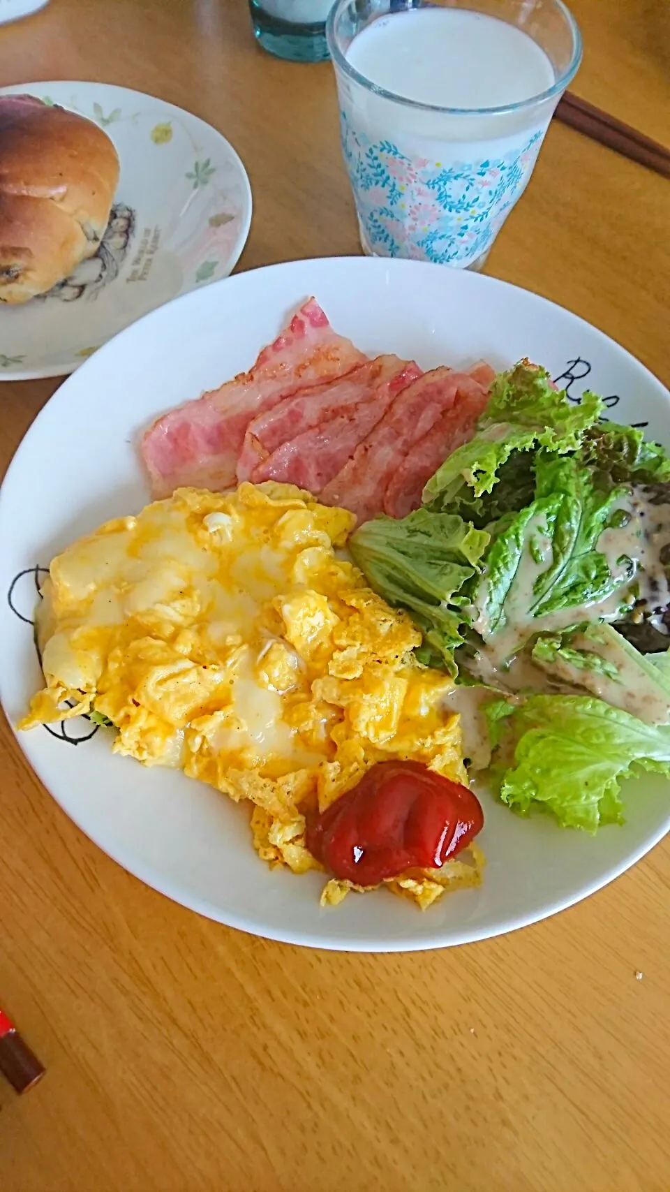 遅い朝ごはん🎵|しまだ ちえこさん