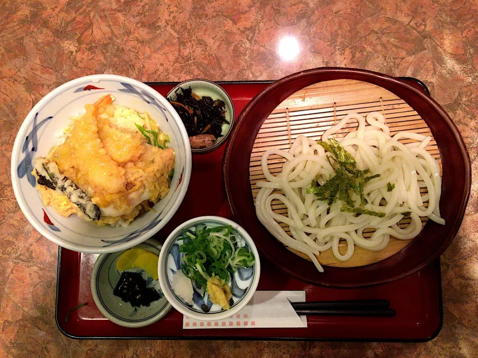 Snapdishの料理写真:おすすめ定食(天とじ丼とざるうどん)|ばーさんさん