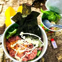 霧の中のコンビーフ丼|いかちょっぷ(登山メシ)さん