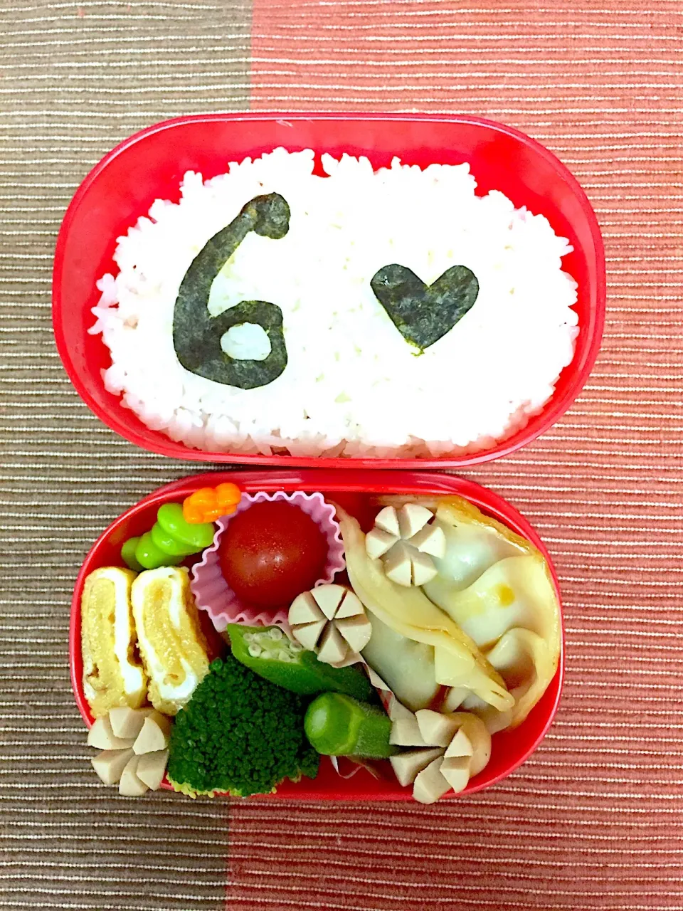 Snapdishの料理写真:【幼稚園お弁当】6歳誕生日☆餃子弁当|りんごさん