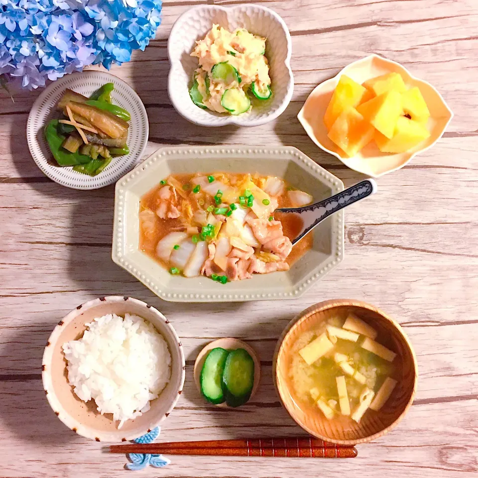 ✦白菜と豚肉のとろとろ炒め
✦燻製ポテトサラダ
✦ピーマンとなすの炒め煮
✦めかぶと薄揚げの味噌汁|はらしおりさん