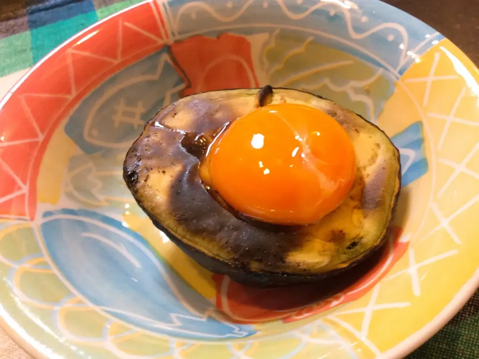 最近話題のアボガド焼き😋|アライさんさん