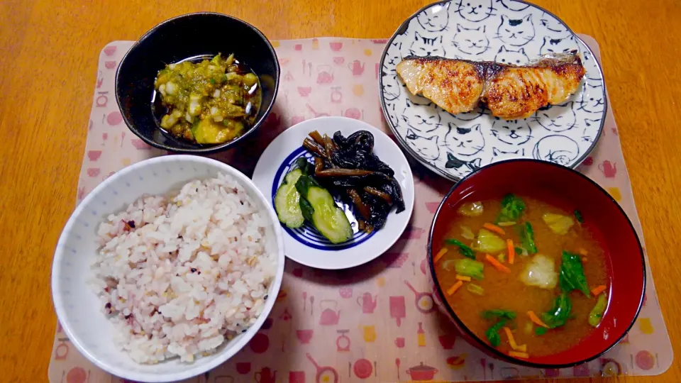 ５月２１日　鰆の塩焼き　アボカドポン酢　お漬け物達　お味噌汁|いもこ。さん