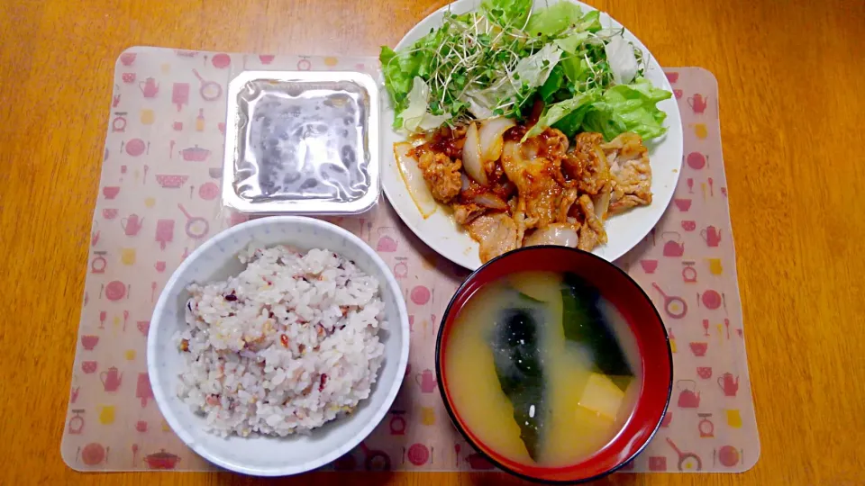 ５月２２日　豚こまのスタミナ炒め　サラダ　お味噌汁　もずく|いもこ。さん