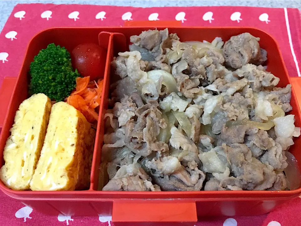 Snapdishの料理写真:♫6/21今日のお弁当♫〜豚丼、だし巻き卵、人参ラペ、ブロッコリー、プチトマト〜|Satokoさん