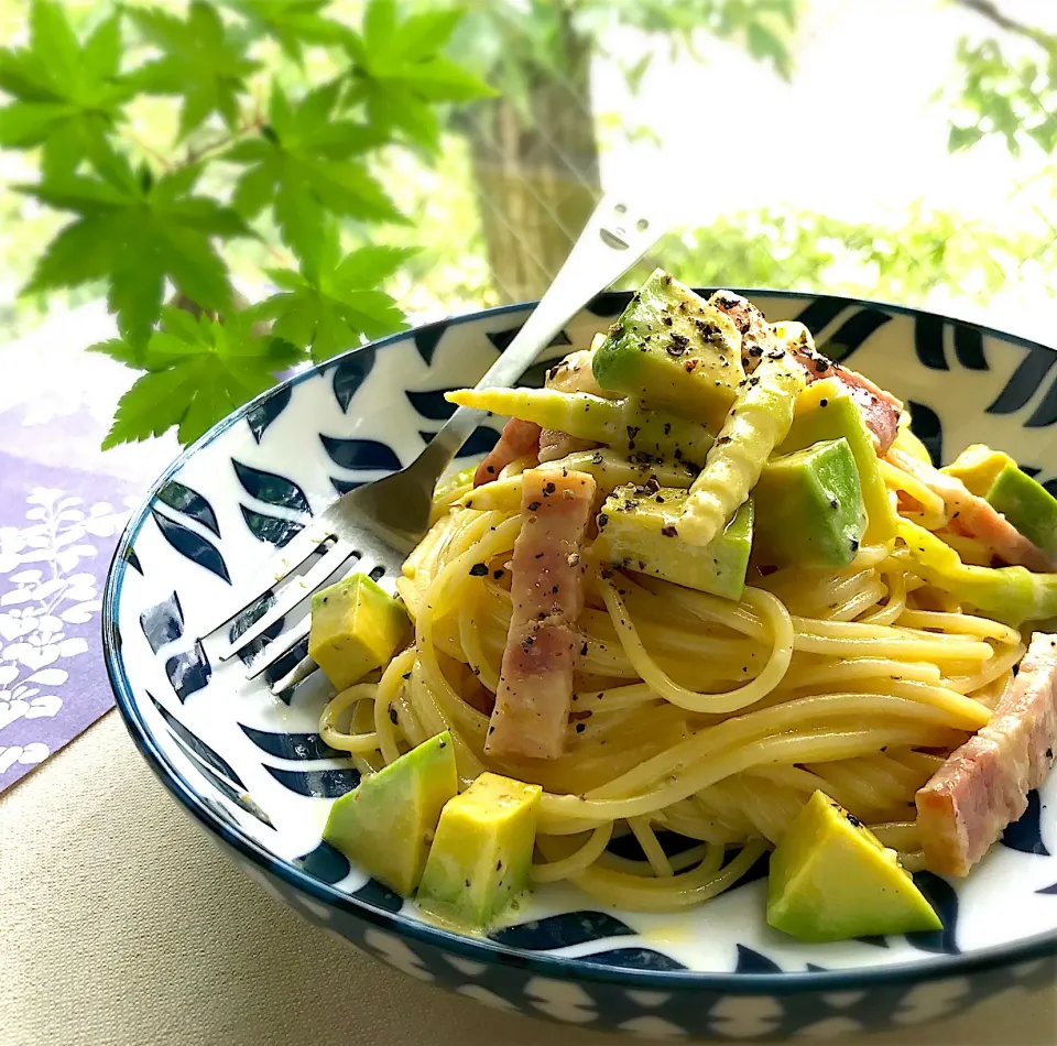 昼ごはん アボカドと根曲がり竹のカルボナーラ🥑|砂雪さん