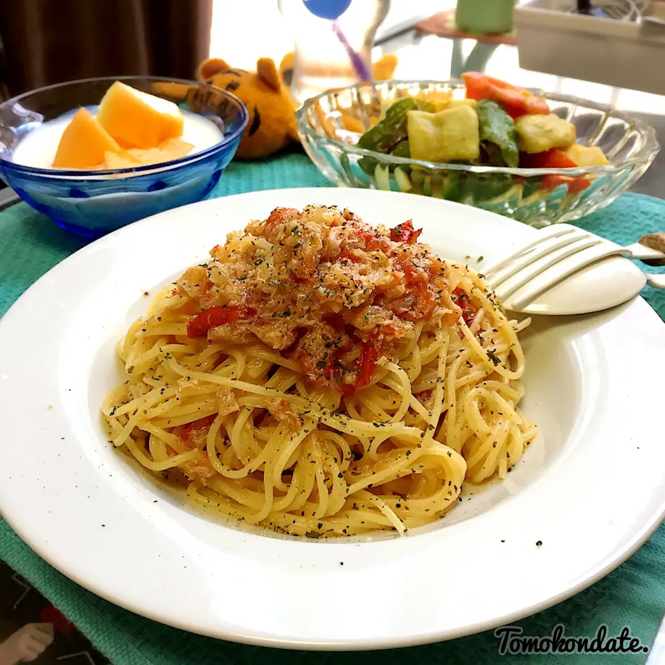 Snapdishの料理写真:蟹缶とトマトの冷製パスタ🦀♡|🇯🇵ともこちゃん。さん