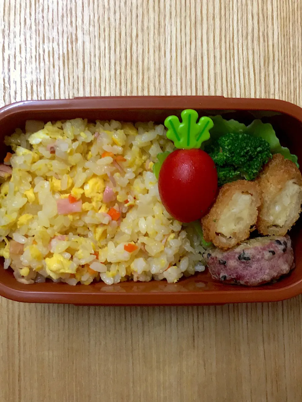 #幼稚園弁当  #ムスメご飯  #ムスメ弁当 

チャーハン弁当|mossan＠OSAKAさん