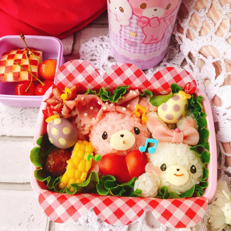 ぼんぼんりぼんちゃん弁当
年中さんの姪っ子からのリクエスト❤︎
#ぼんぼんりぼん #キャラ弁|くみさん