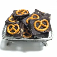 Chocolate fudge with pretzel|Annaさん