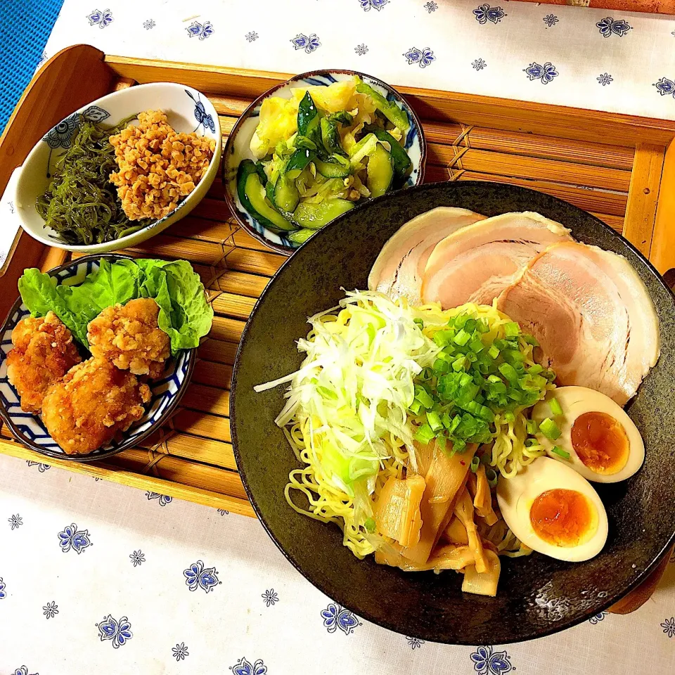 冷やしらーめん
自家製野菜のおしんこ
めかぶ納豆
からあげ|ジュンチさん