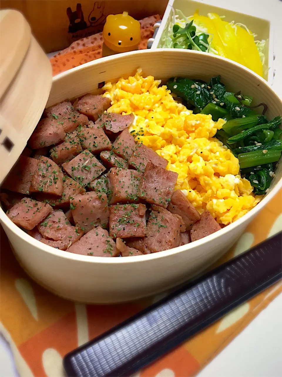 スパムの三色丼弁当|ママさんさん