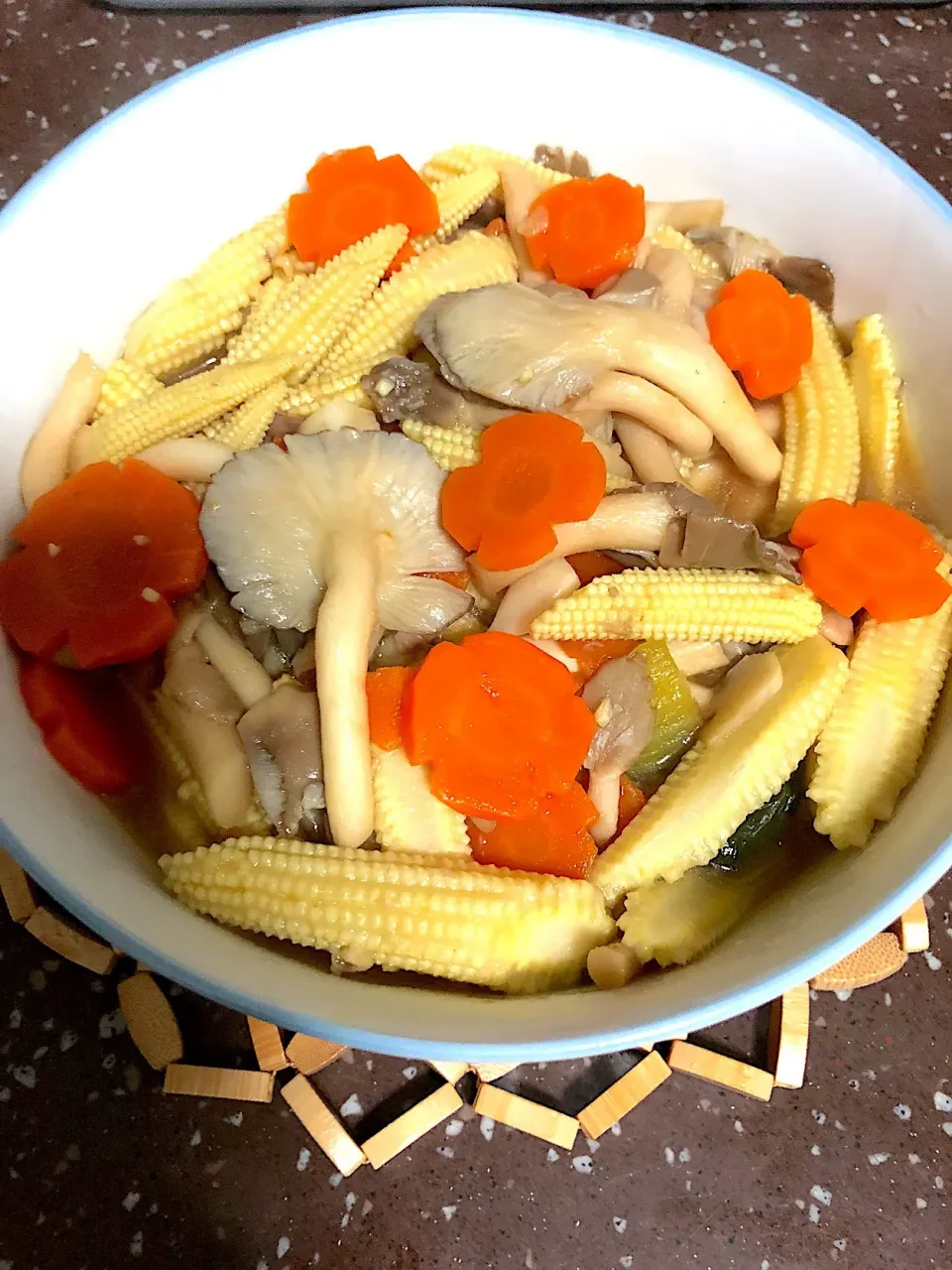 Mushrooms, Corns & Carrot Stir-Fry|Ivyさん