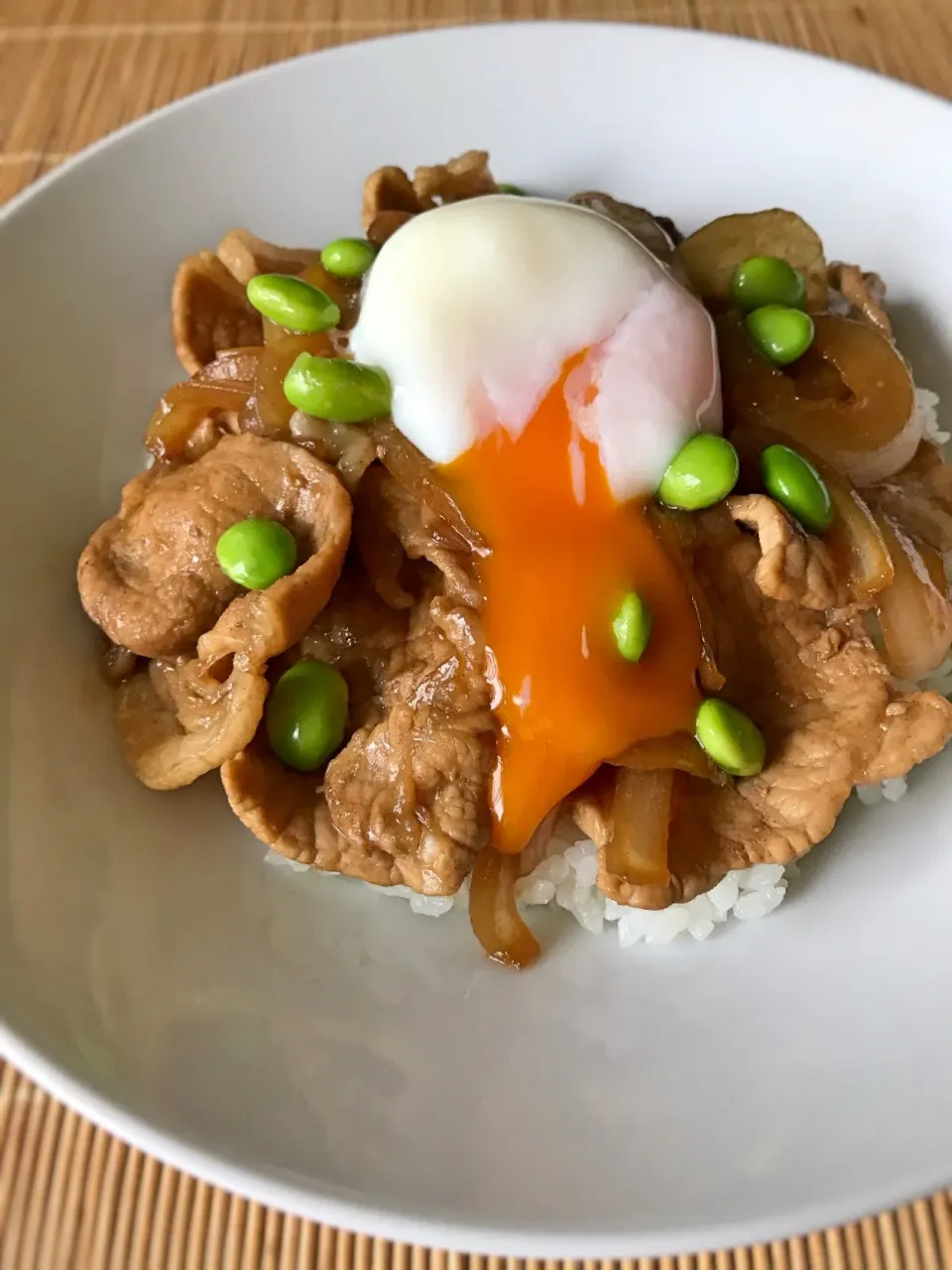 山本真希さんの料理 プレミアム豚どーーーん🐽 #鮮度の一滴 #プレミアムだれ|アッチさん