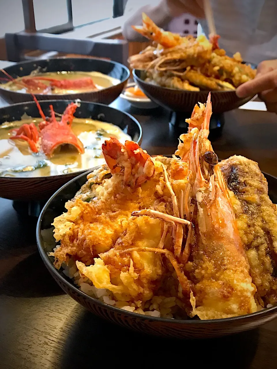 食べ比べ天丼🍤|Miki (^_−)−☆さん