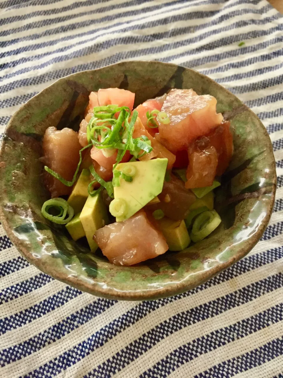 アボガドとマグロのわさび醬油和え|すずさん