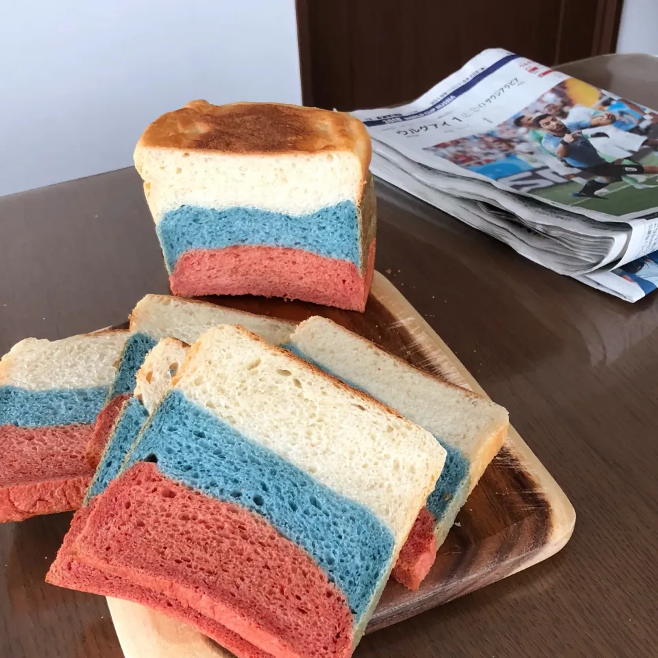 ロシア国旗🇷🇺の食パン🍞

 #⚽️  #サッカー #ワールドカップ  #ロシア  #角食パン  #角食　  #食パン  #おうちパン  #パン  #手作りパン  #デコパン  #イラストパン  #リナブルーのある暮らし  #リナブルー|izuyoさん