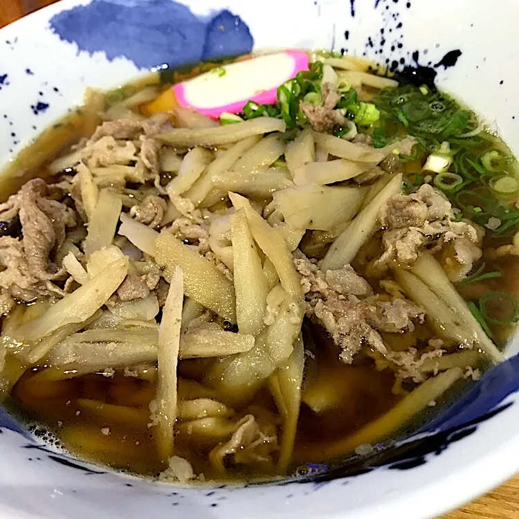 キスケで夜ごはん。
肉うどん。|💙💙渡辺翔太💙💙さん