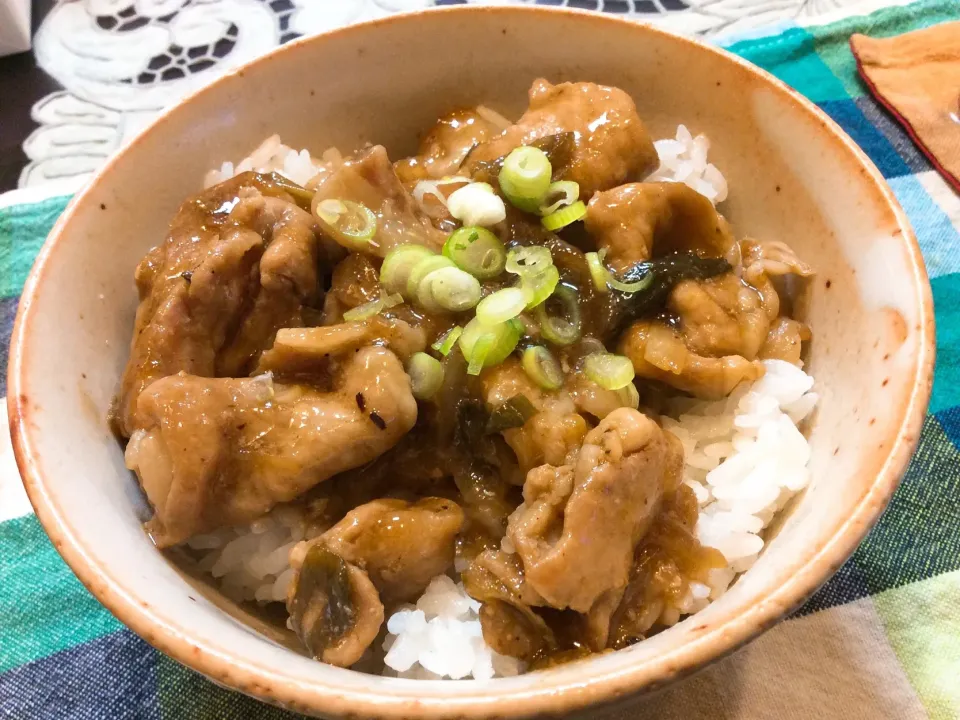 今朝は、味噌豚丼🐷😋|アライさんさん