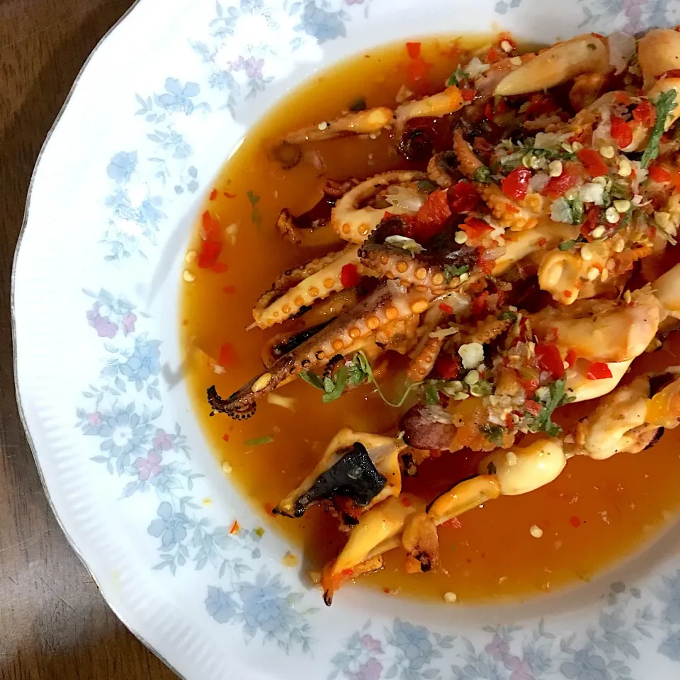 Grilled Squid with Seafood Sauce|MommyKik & PunPunさん