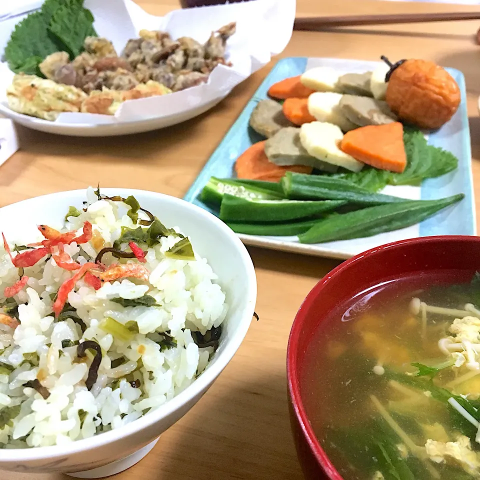 Snapdishの料理写真:大根葉の混ぜご飯と水菜とキノコのかき玉汁 #大根葉 #阿藻珍味|よんさん