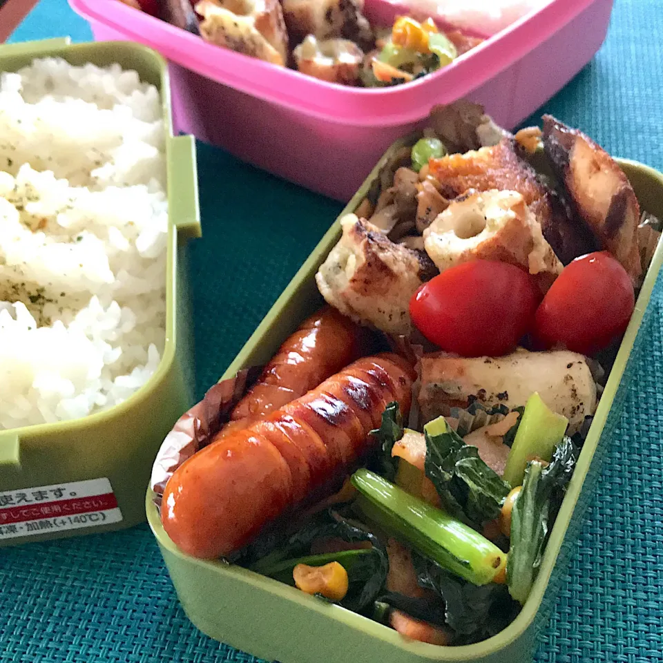 今日のお弁当🍱
ブリの照り焼き
ちくわの磯辺揚げ

今日は暑くなりそう🌞
暑さ対策はしっかり 
今週も1週間
頑張ってまいりましょう٩( 'ω' )و

今日も気をつけて
いってらっしゃい👋😊|mokoさん