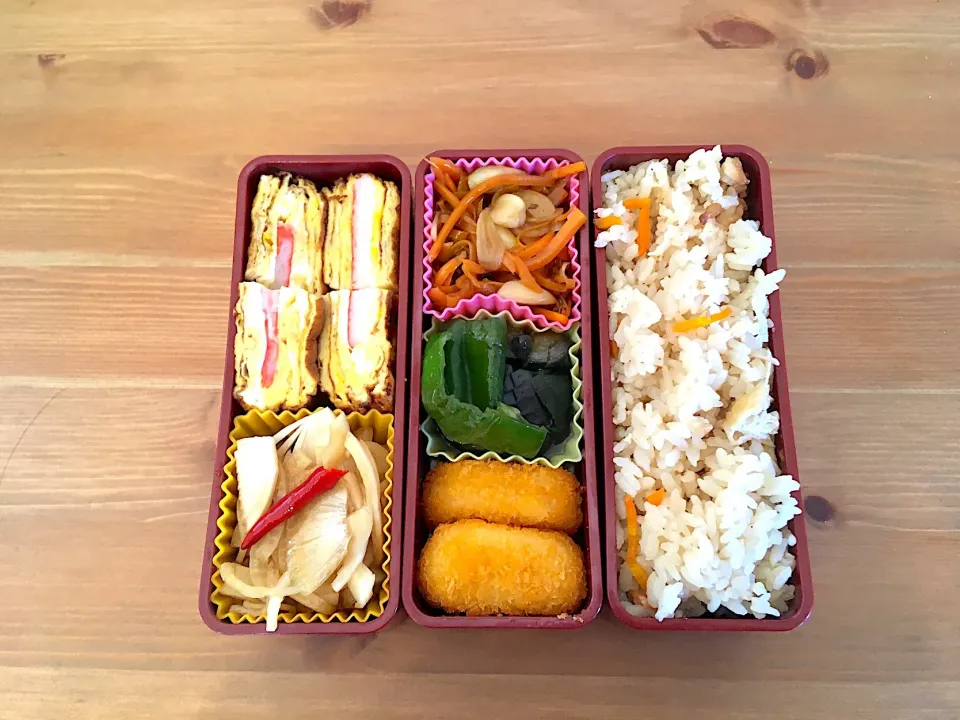 Snapdishの料理写真:ナスピーマンの揚げ浸し弁当|Emi Mikadoさん