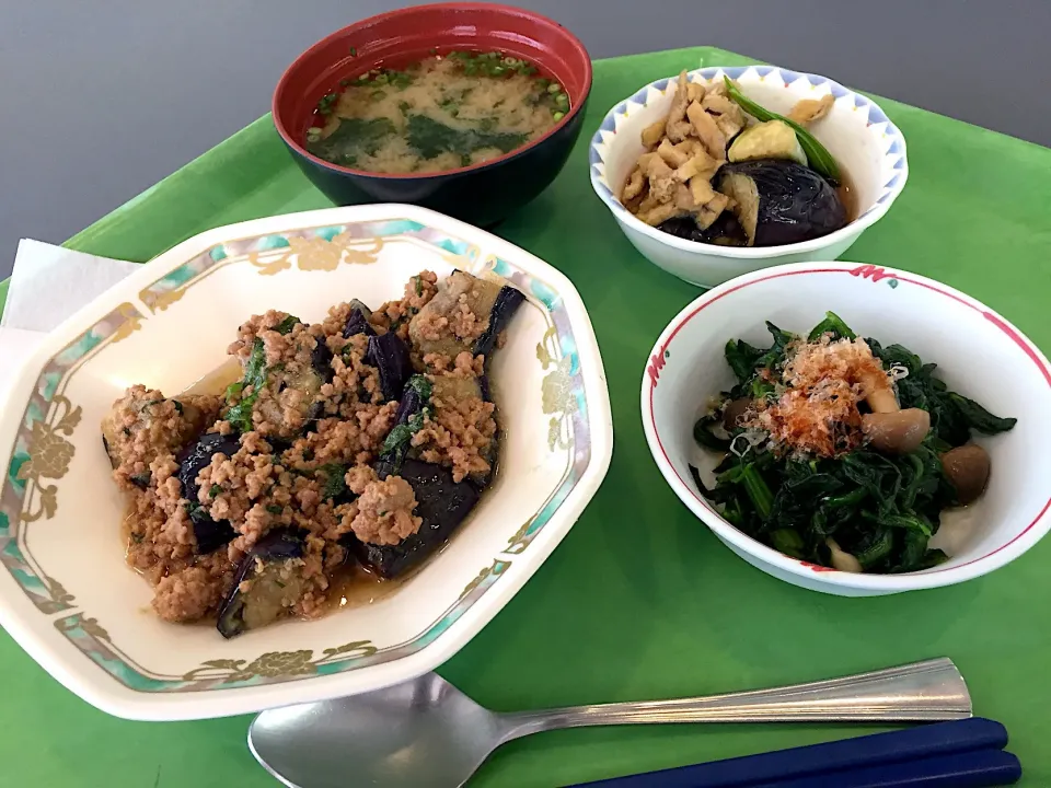 茄子と挽肉のしそ風味、茄子の煮浸し、青菜としめじなおひたし|Tadahiko Watanabeさん