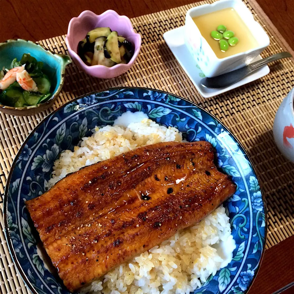 浜名湖の鰻丼
枝豆の冷たい茶碗蒸し|qtyucoさん