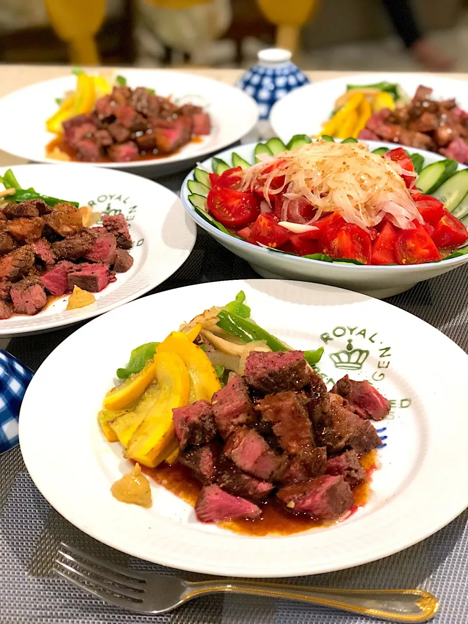 赤身ステーキ🥩
夏野菜サラダ🥗|Mayumiさん