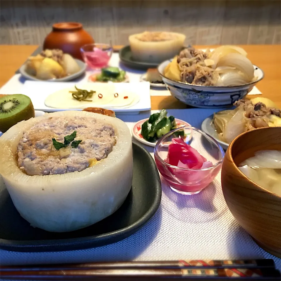 Snapdishの料理写真:肉詰め大根の晩ごはん|むぎこさん