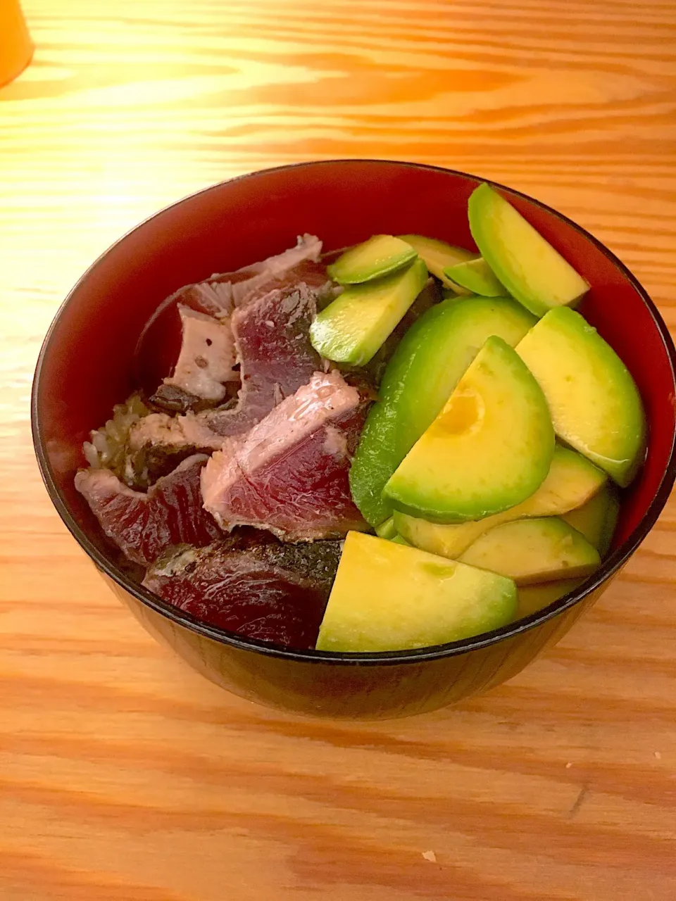 鰹のたたきとアボカド丼|まいさん