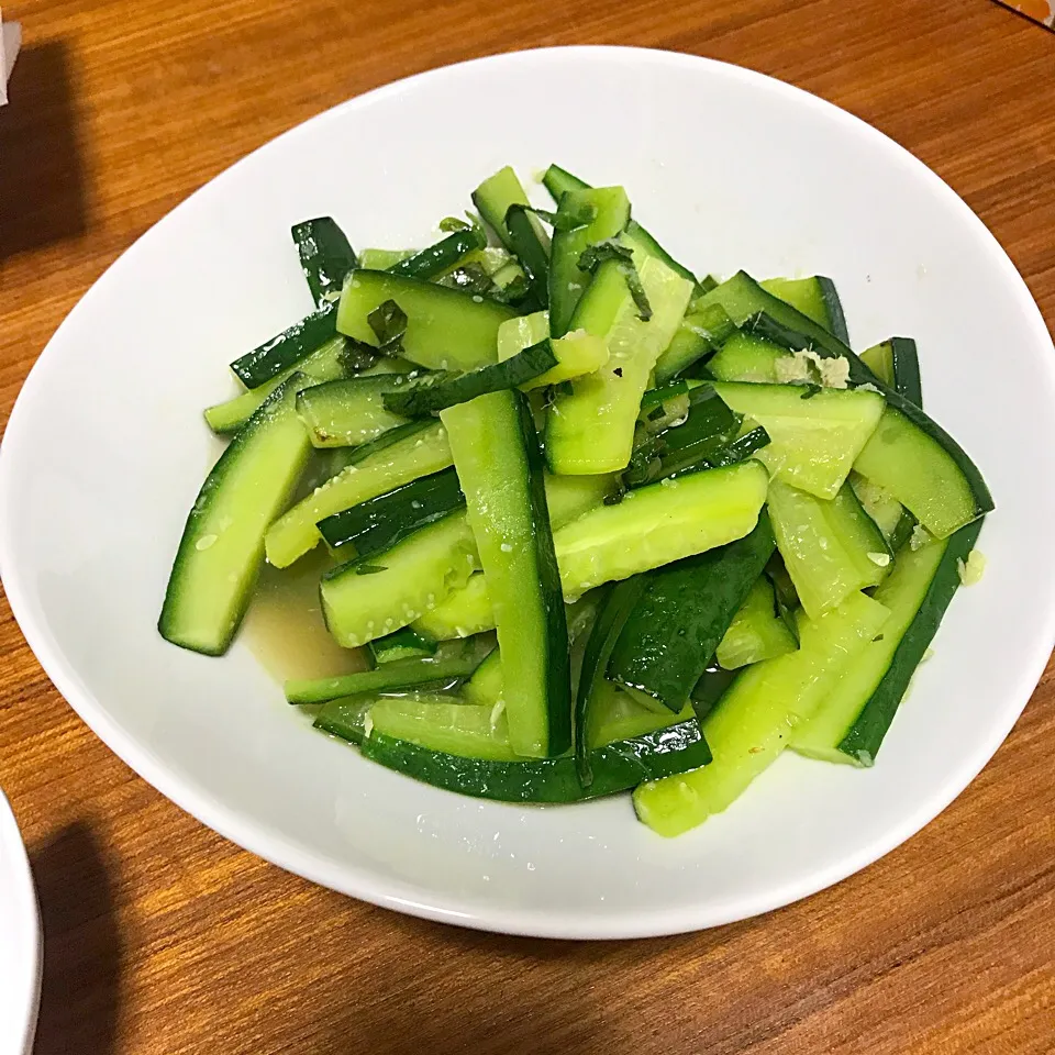 Snapdishの料理写真:きゅうり 麺つゆ 生姜 大葉|yuriさん