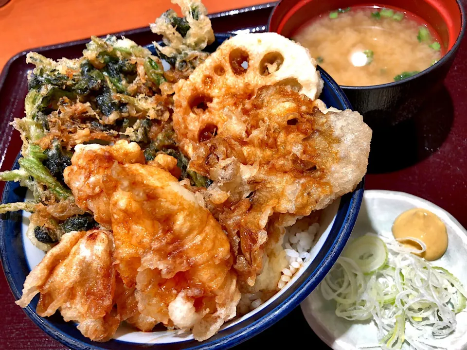 Snapdishの料理写真:とろほろっと豚角煮天丼|T. Wonderさん