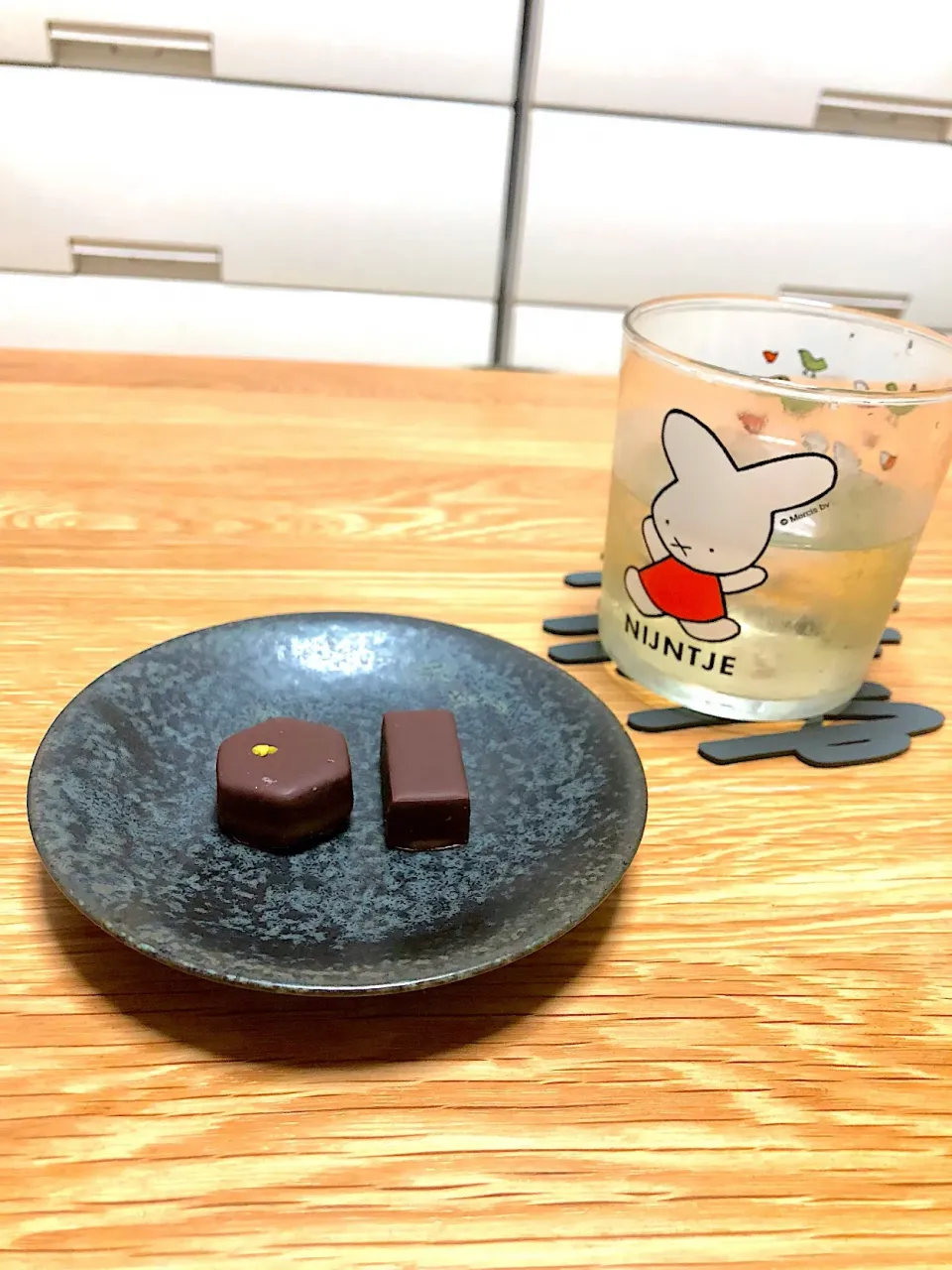 LA MAISON DU CHOCOLAT
と、スパークリングワイン|Yukako  Toyamaさん