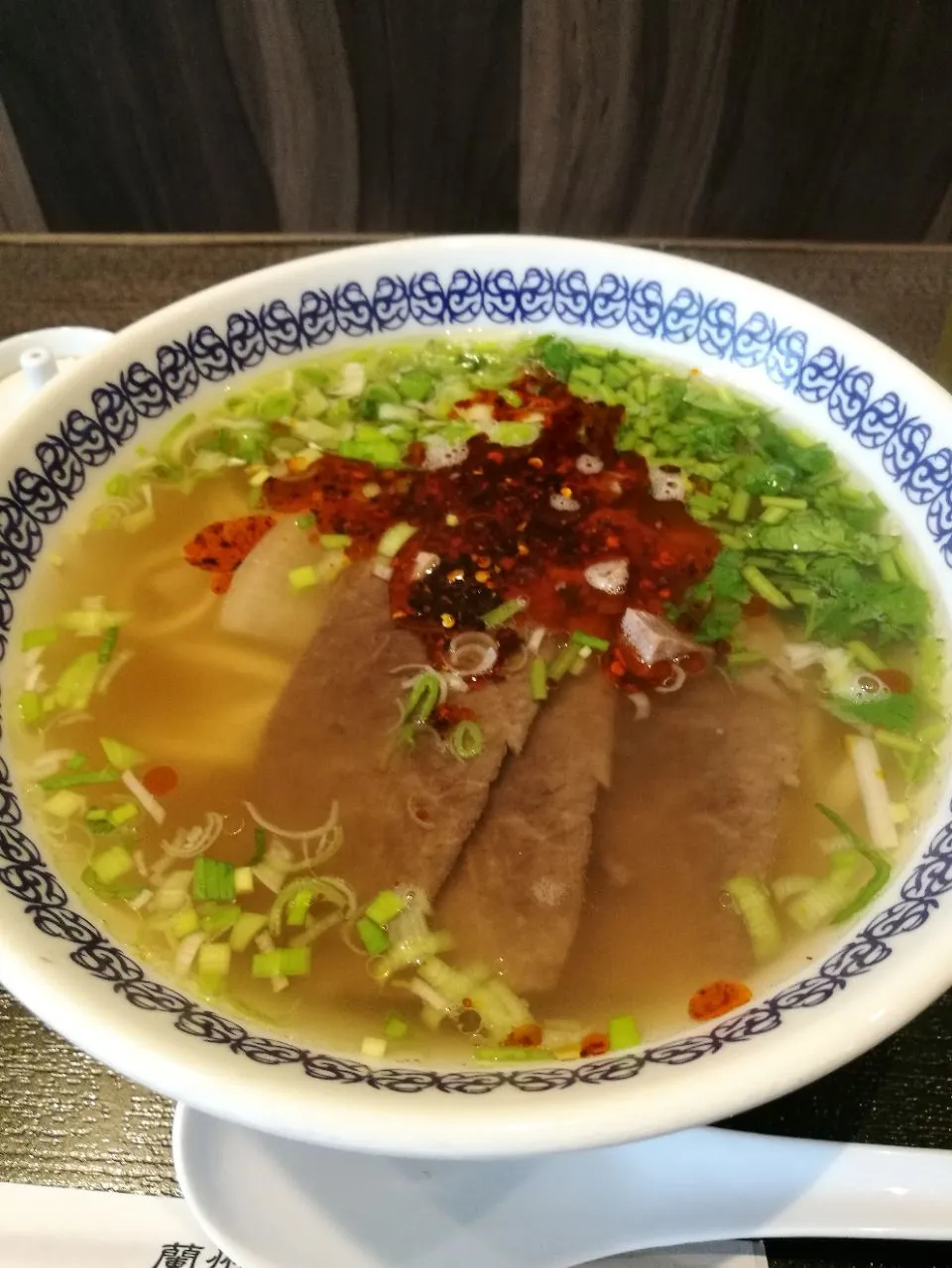 オーダー入ってから麺打ちする麺は三種類。細麺（オススメ）・平麺・三角麺（今回はこちら）。とってもとっても美味しゅうございました。#神保町 #馬子禄  #蘭州ラーメン|MORiさん