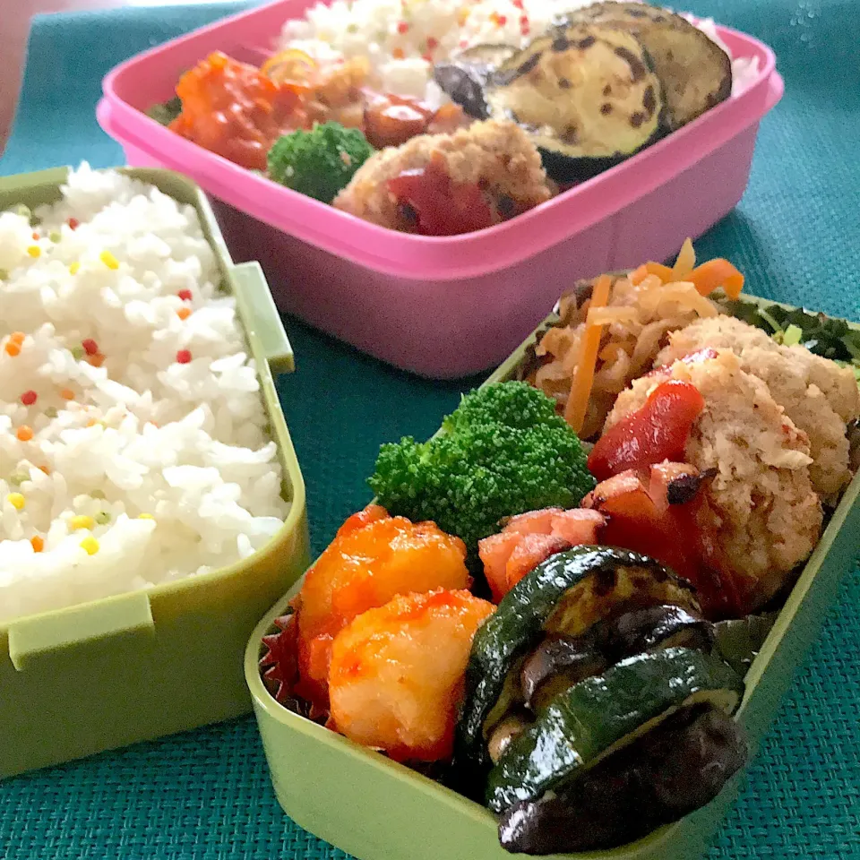 今日のお弁当🍱
おからハンバーグ
おからニョッキ
ヘルシー弁当🎶

今日も
とっても暑くなりそうです💦

しっかり水分補給して
無理をしないように
してください。

今日も
気をつけて
いってらっしゃい👋😊|mokoさん