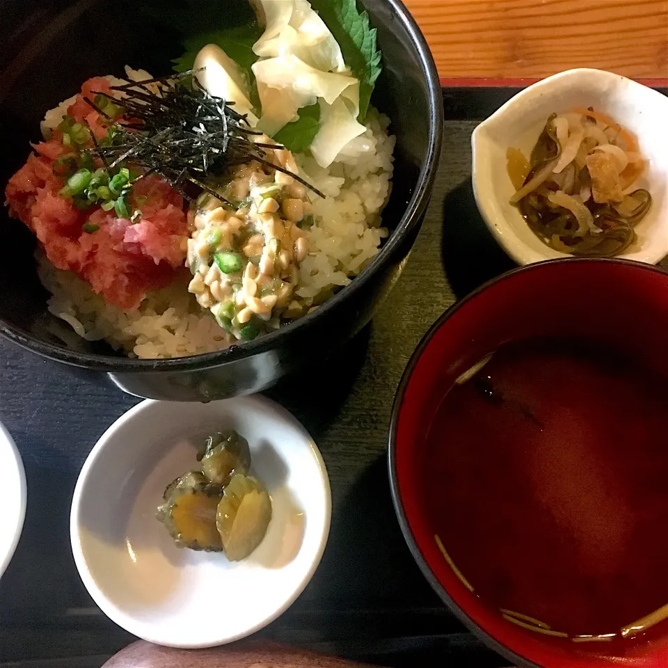 ネギトロねばねば丼🐟|なーまりさん