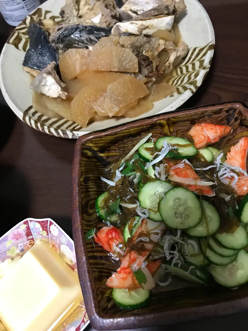 Snapdishの料理写真:6月26日晩ご飯。ぶり大根、もずく酢、たまご豆腐、お味噌汁。|あやさん