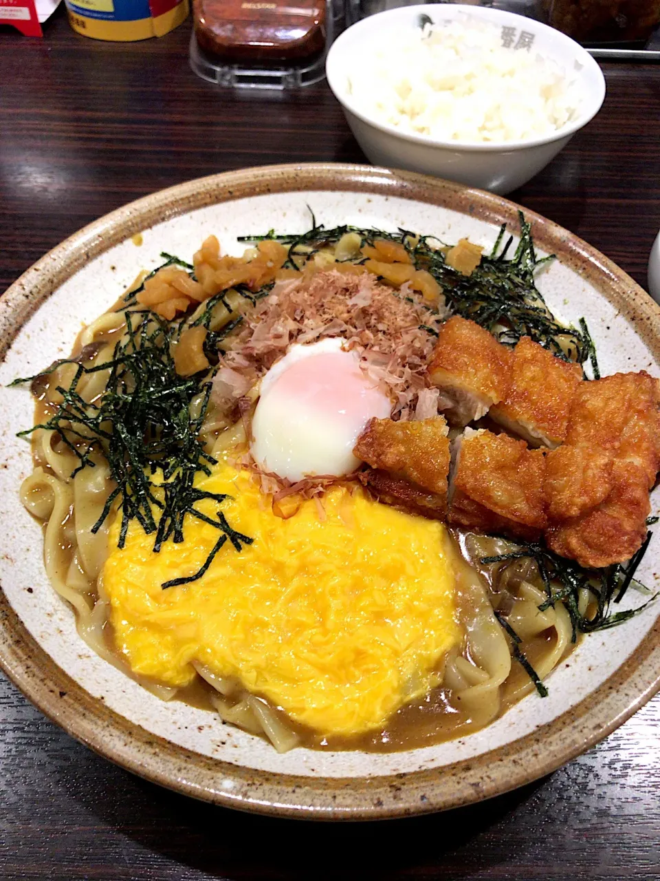 かれーきしめん
スクランブルエッグ🥚パリパリチキン
ライス🍚半熟卵🥚|るみおんさん