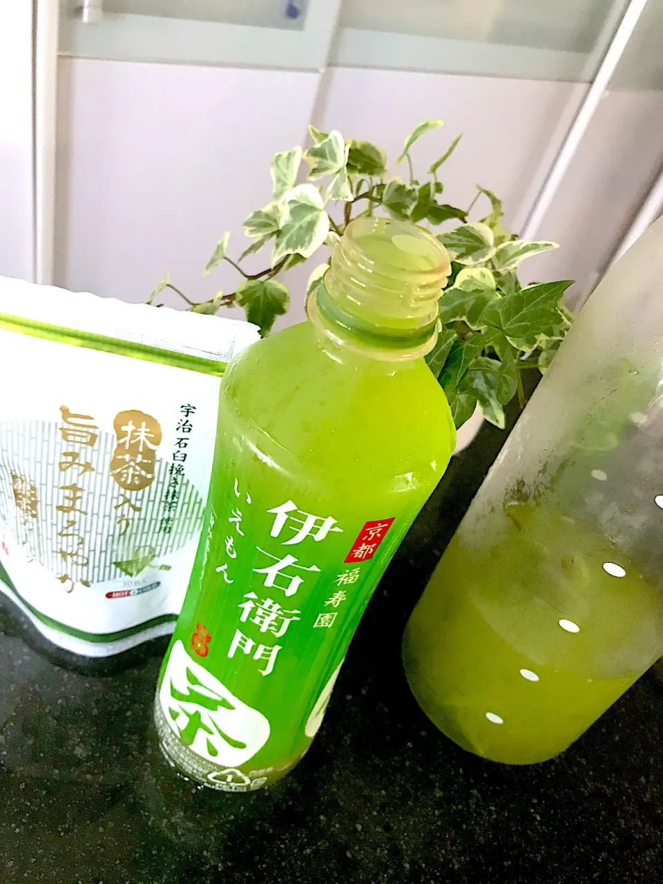 自宅冷茶作り
実は伊藤園 緑茶ティーパック
旨みまろやか宇治抹茶入り|シュトママさん