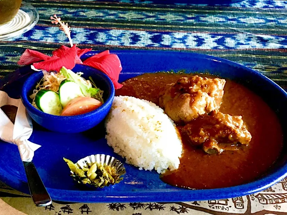 骨付き仔牛肉の辛口 夏カレー in 鹿児島                                     with ハイビスカス|酒肴菜 kun                          自 2018.5.1さん