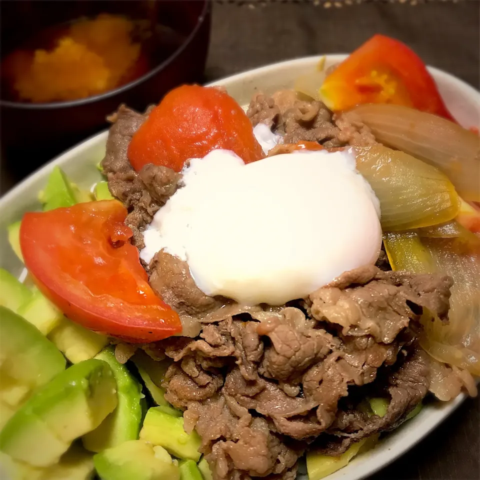 今日の晩御飯
アボカド トマト 牛丼|&しーさん