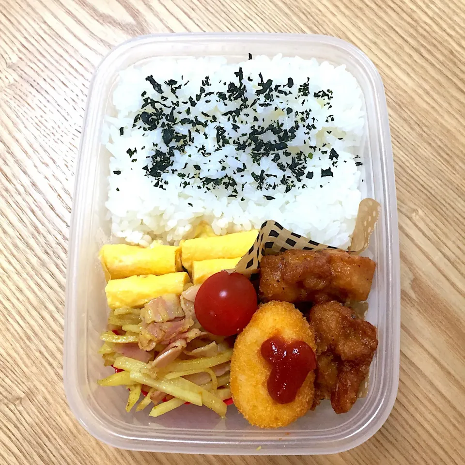 木曜日の旦那さんのお弁当☺︎ #お弁当記録 #じゃがいもとベーコンのカレー炒め|むさけんさん