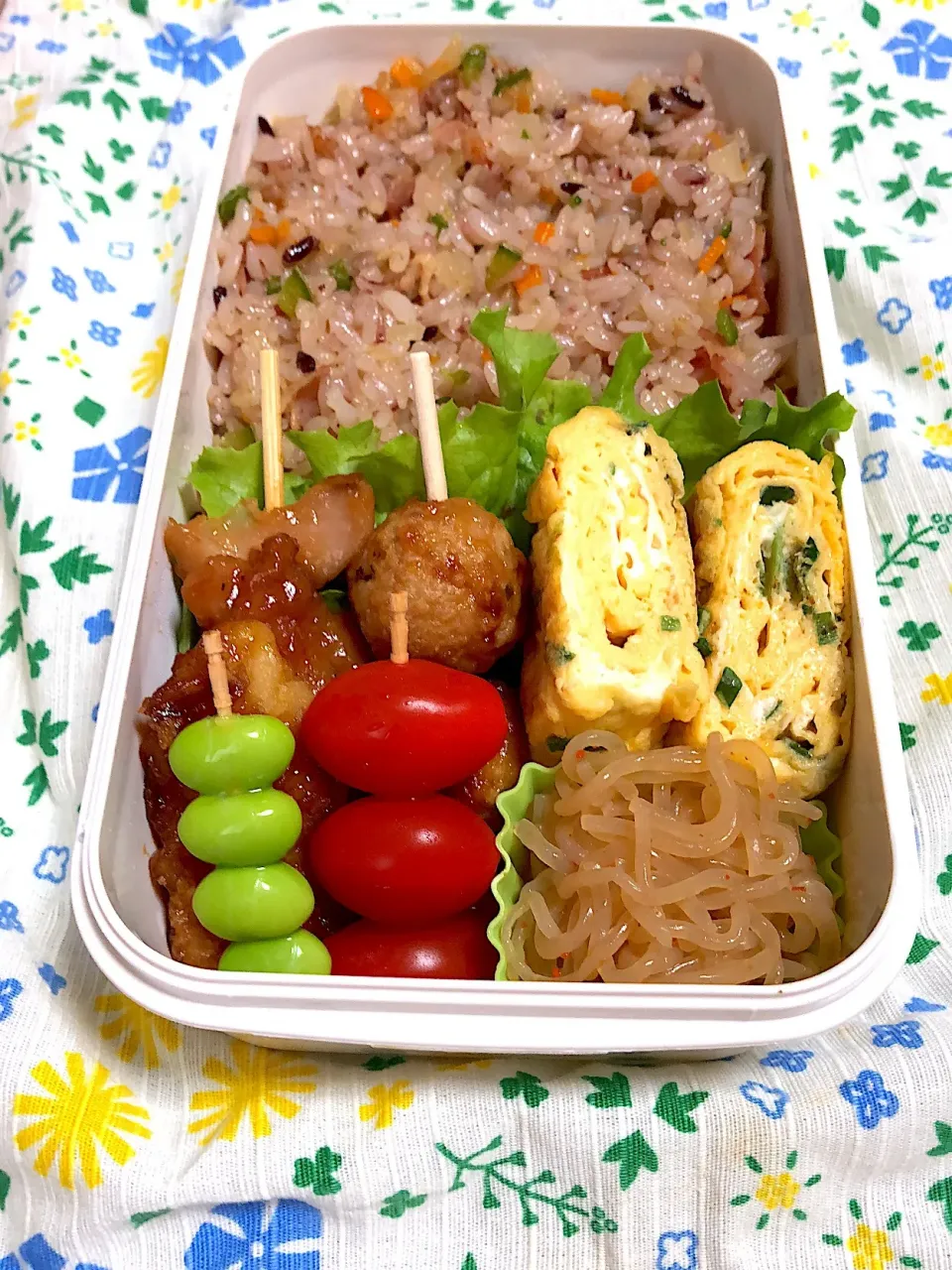 6.28☆旦那弁当
五目チャーハン
ネギ入卵焼き
糸こんにゃくの甘辛煮
冷食のお片付け（笑）|のん∞さん