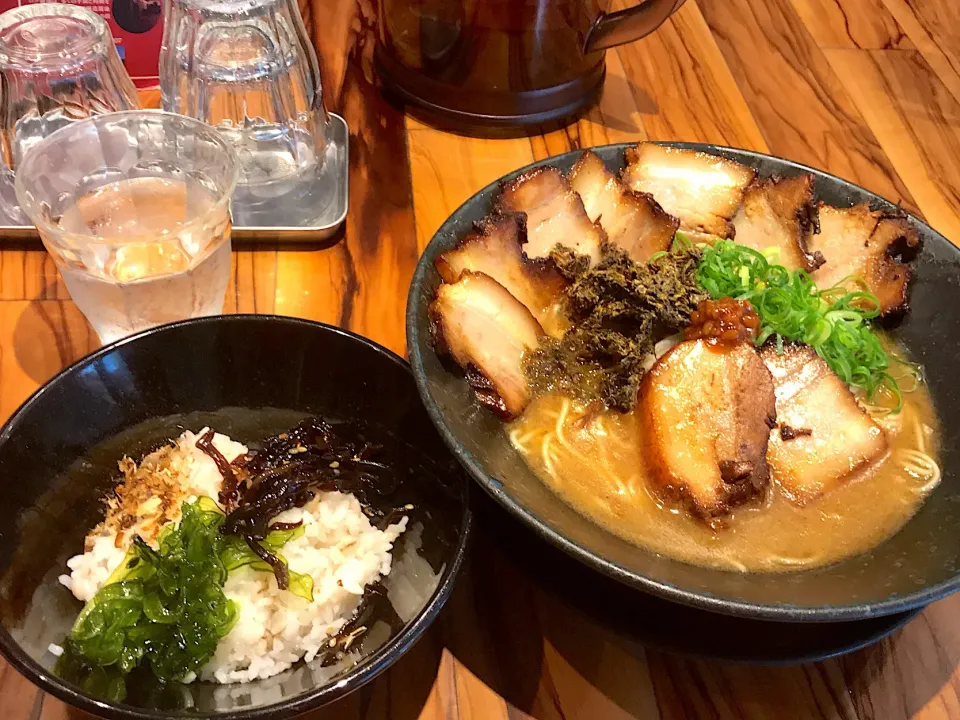 Snapdishの料理写真:倉敷    HISHIO 醤ひしおチャーシューメンラーメン 島めし  替え玉 無限|ぴょんこさん