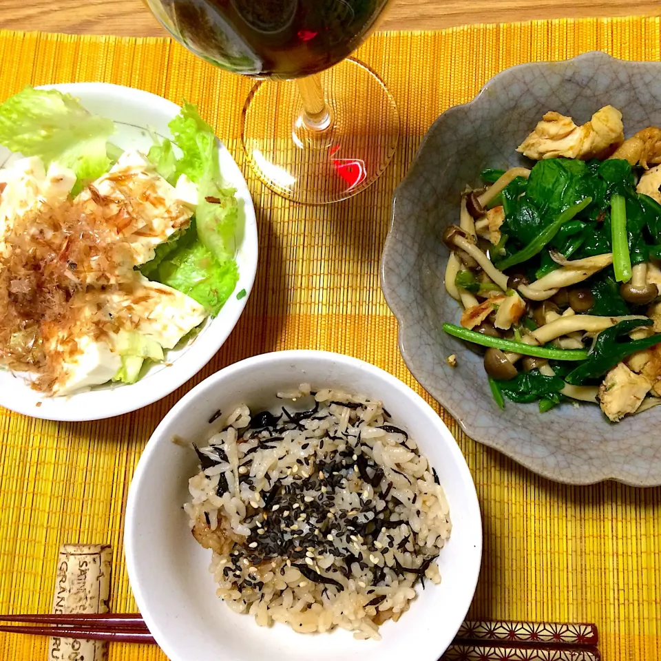 2018/06/28 鷄むね肉&ほうれん草&シメジ カレーマヨ炒め、ヒジキとエノキ炊き込みご飯、豆腐サラダ|kykyさん