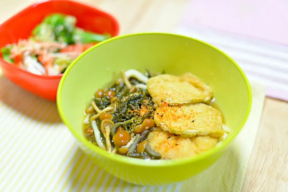 頂き物のわらびともずくを使って
山菜うどん✨
わらびももずくもとっても良い香り～😃|さわ太郎さん